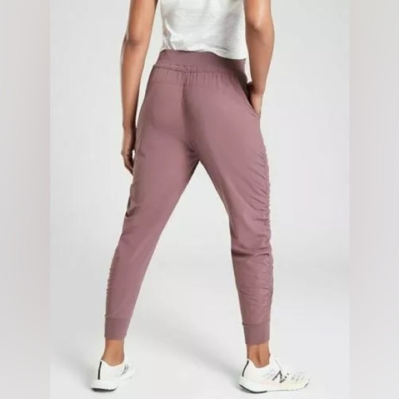 Athleta Women’s Attitude Ruched Jogger Pants in Volcanic Violet Size 8 - Picture 4 of 13